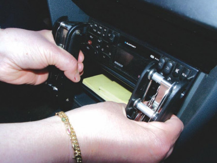outil de demontage auto-radios